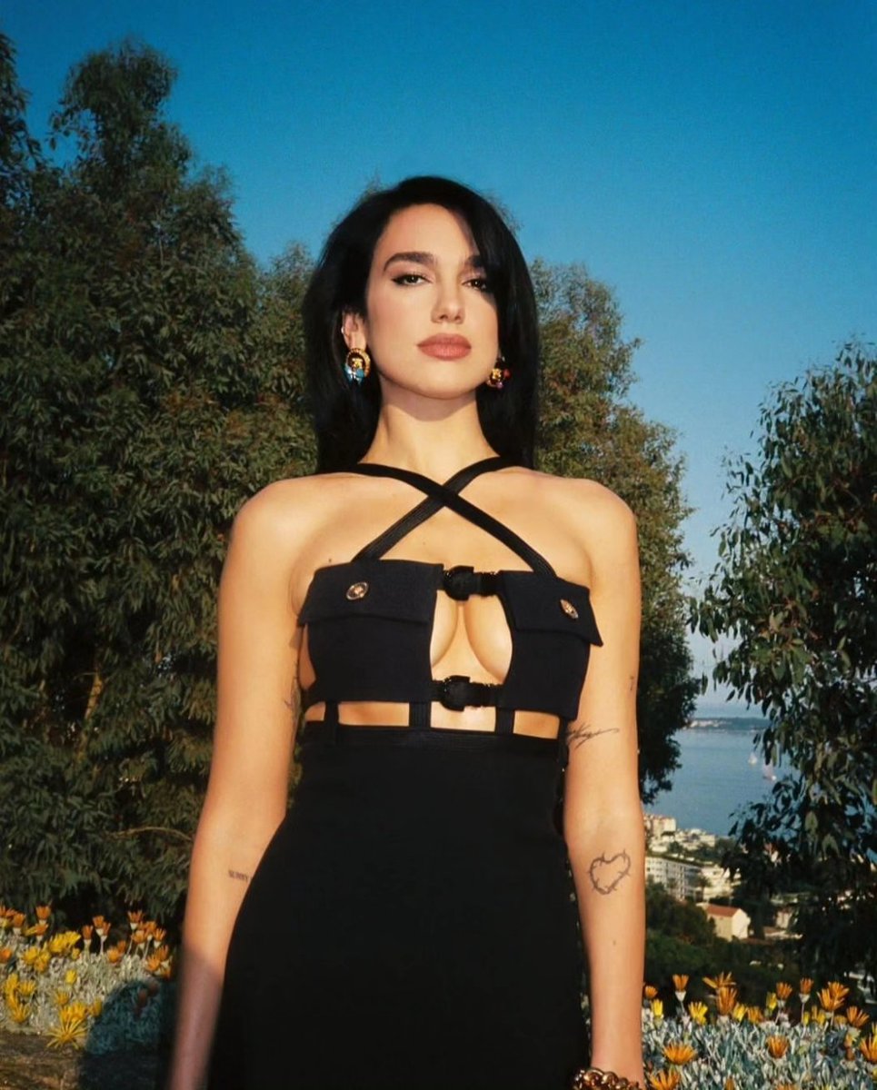 filmcinematalky's tweet photo. Happy birthday to English and Albanian singer and songwriter @DUALIPA. Born on 22nd August. 
. 
. 
. 
. 
Follow @filmcinematalky | #DuaLipa #EnglishSinger #BritishSinger #AlbanianSinger #Albanian #SongWriter #FilmCinemaTalkies https://t.co/aibJkiXBSC