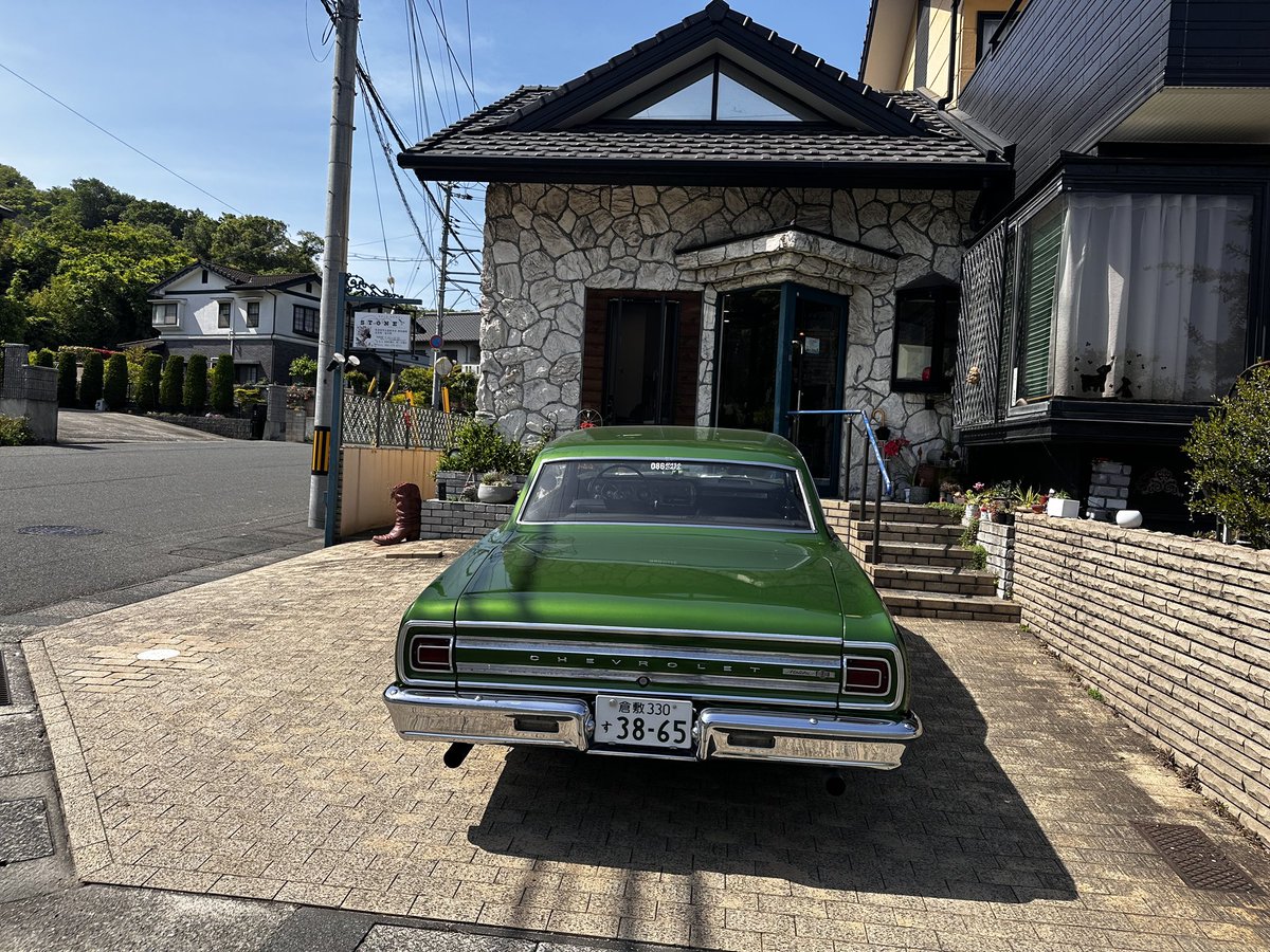 s15zephyr750's tweet image. シボレーシェベル　
マリブSS
V8
350ci
エーデルブロックキャブ
3AT
B&amp;amp;Mラチェットシフター
フロントディスク

オイル漏れ
クーラント漏れ
燃料漏れ
排気漏れ
エアコン故障
スピードメーター故障
タコメーター故障
その他色々故障
だが問題無い

#アメ車
#旧車
#キャブ車
#マッスルカー
#故障車