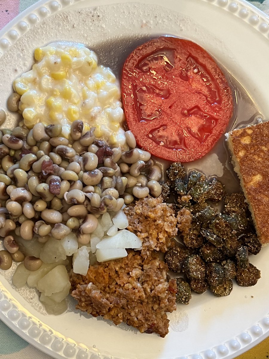 JanIHarris's tweet photo. Most Mondays we cook fresh veggies from the Florence-Lauderdale Farmers Market.  #ShopLocal #FarmToTable https://t.co/3rkrlACxjP