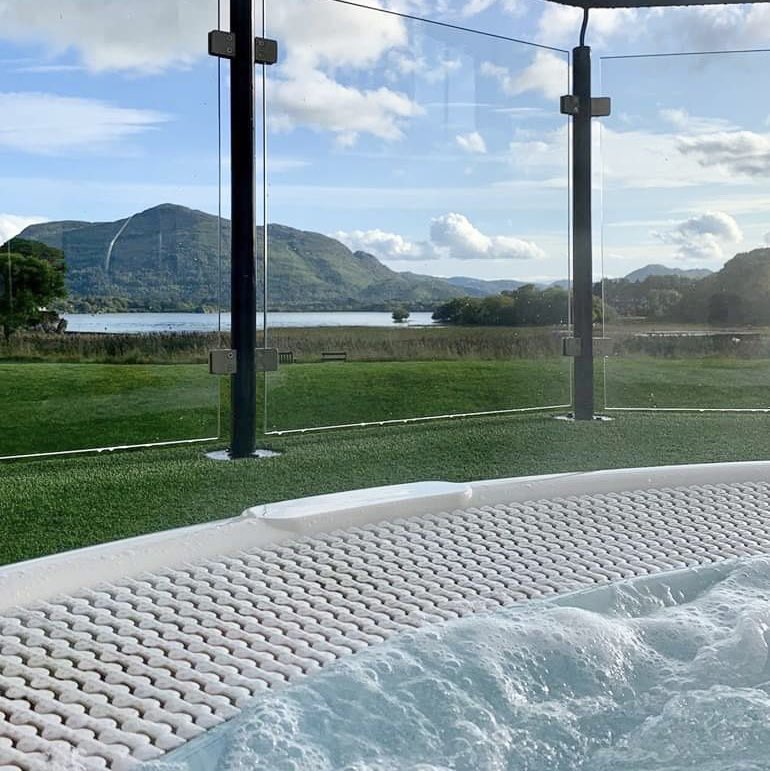 Outdoor hot tub views, a haven of tranquility 💖💫 #lakehotelkillarney #hottubgoals #lakeviews #outdoorhottub #restandrelax #escapetothelake #lovekillarney #experiencekerry #discoverireland