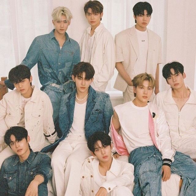 rosesbaseone's tweet photo. Most Streamed Boy Groups debuted this Decade on MelOn:

#1. ENHYPEN — 126M (74 songs)
#2. #ZEROBASEONE — 97.6M (6 songs) 🔺
#3. Cravity — 90.2M (56 songs) 🔻
#4. Treasure — 84.4M (35 songs)

#ZB1 #ZEROBASEONE 
@ZB1_official #제로베이스원 https://t.co/gZ1asd220u