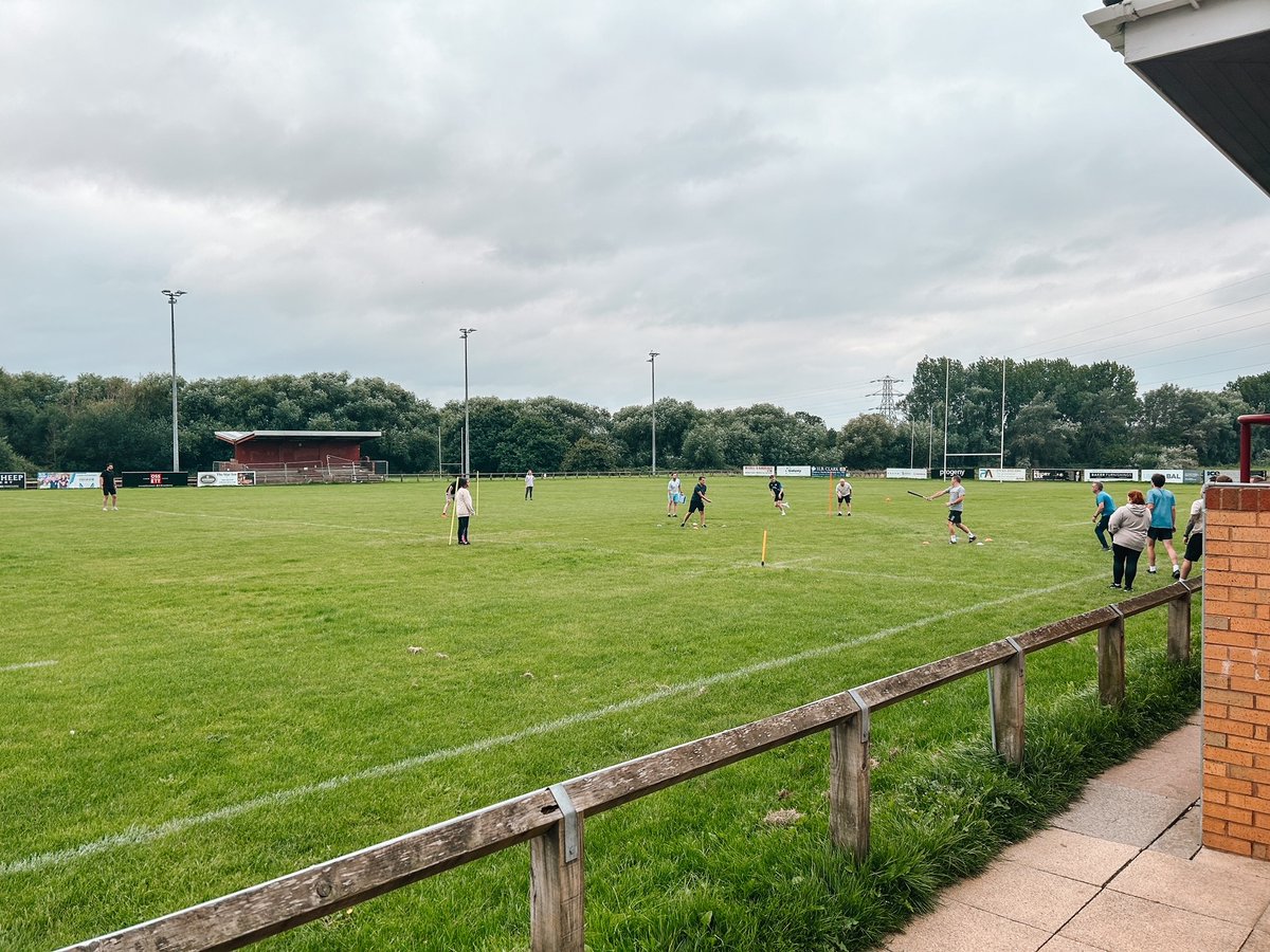 THPArchitects's tweet photo. A fun evening was had by our Wakefield and Manchester office who got competitive in a game of rounders at Sandal Rugby Club!
The winning team were very happy to take home their trophy and medals πΒ
#THParchitects #staffsocial #rounders #wakefield #manchester https://t.co/YOO2iidfGE