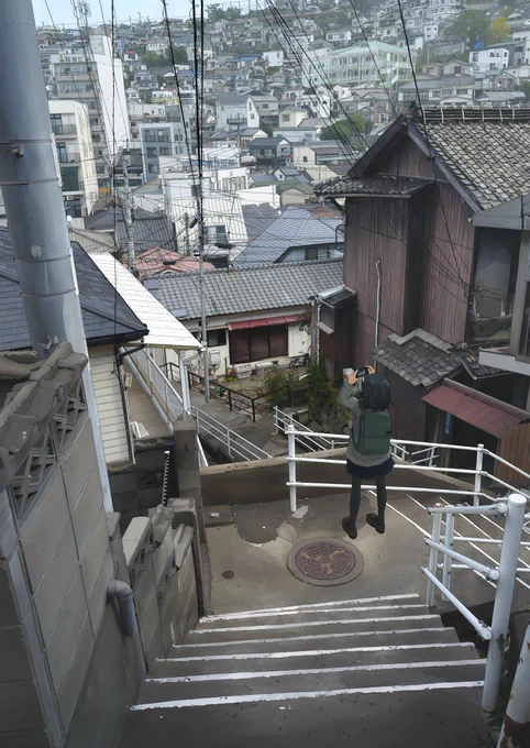 新作「まなざし」昨年11月に長崎市で撮影した写真をベースにした写真トレス作品です。 