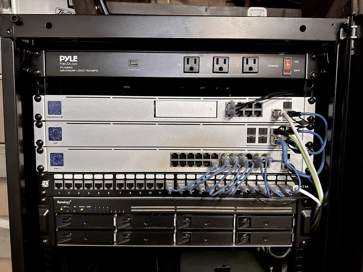 TeslaRoadTrip's tweet photo. Ok IT Professionals & Enthusiasts… Show us your home networking gear/home lab! @Ubiquiti #DreamMachineProSE #AggregationSwitch #USWPro24 @Synology #RS1221+ @Apple M2 #MacMini @plex server https://t.co/F1Eijngelk
