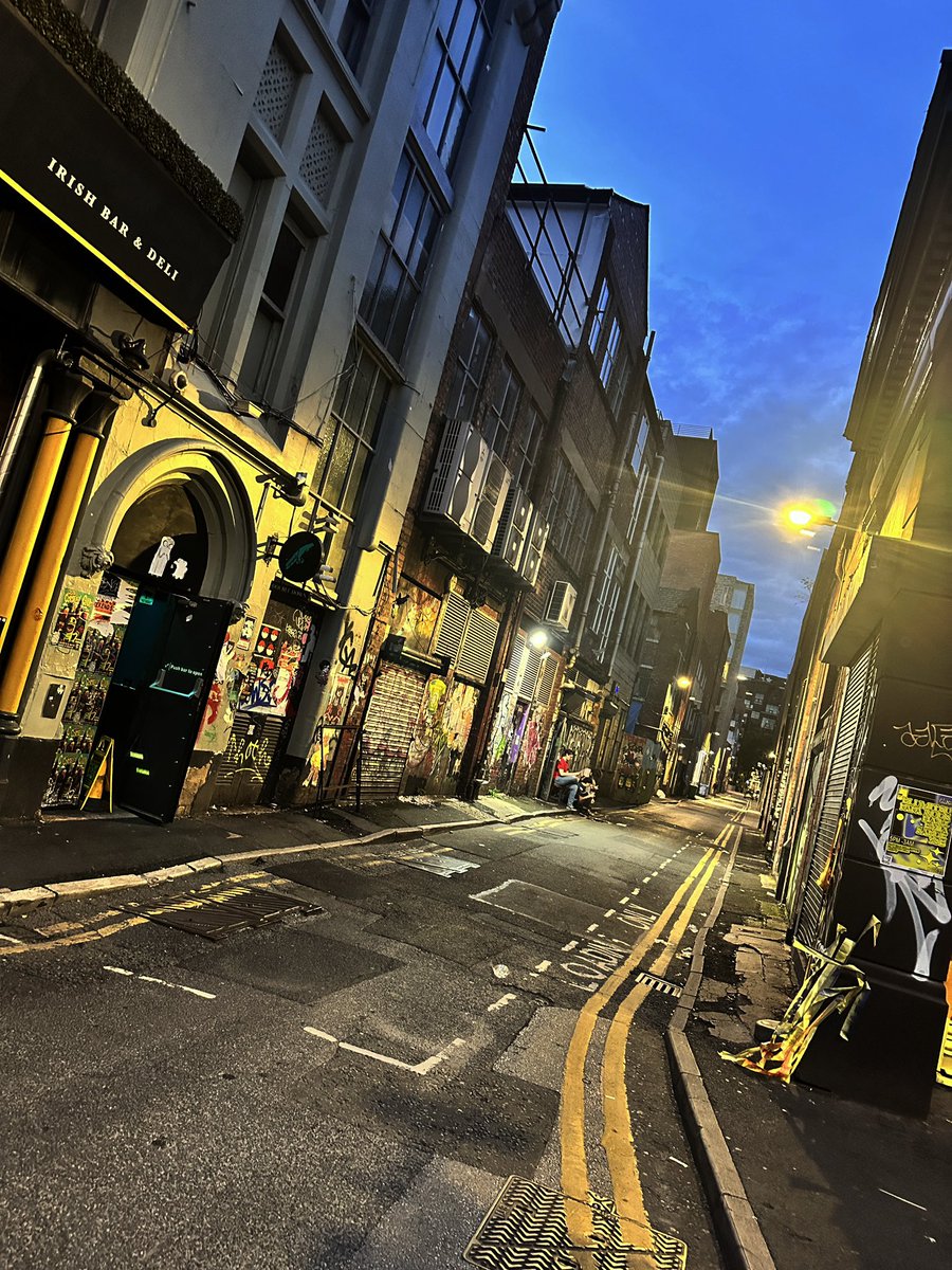 Livindeadgirl00's tweet photo. #manchester #manchesterbars @visit_mcr @ProperMCR @NQForum @NQManchester #palacetheatre #oxfordroadmcr #manchesterpiccadillystation https://t.co/kTsQg2JyAh