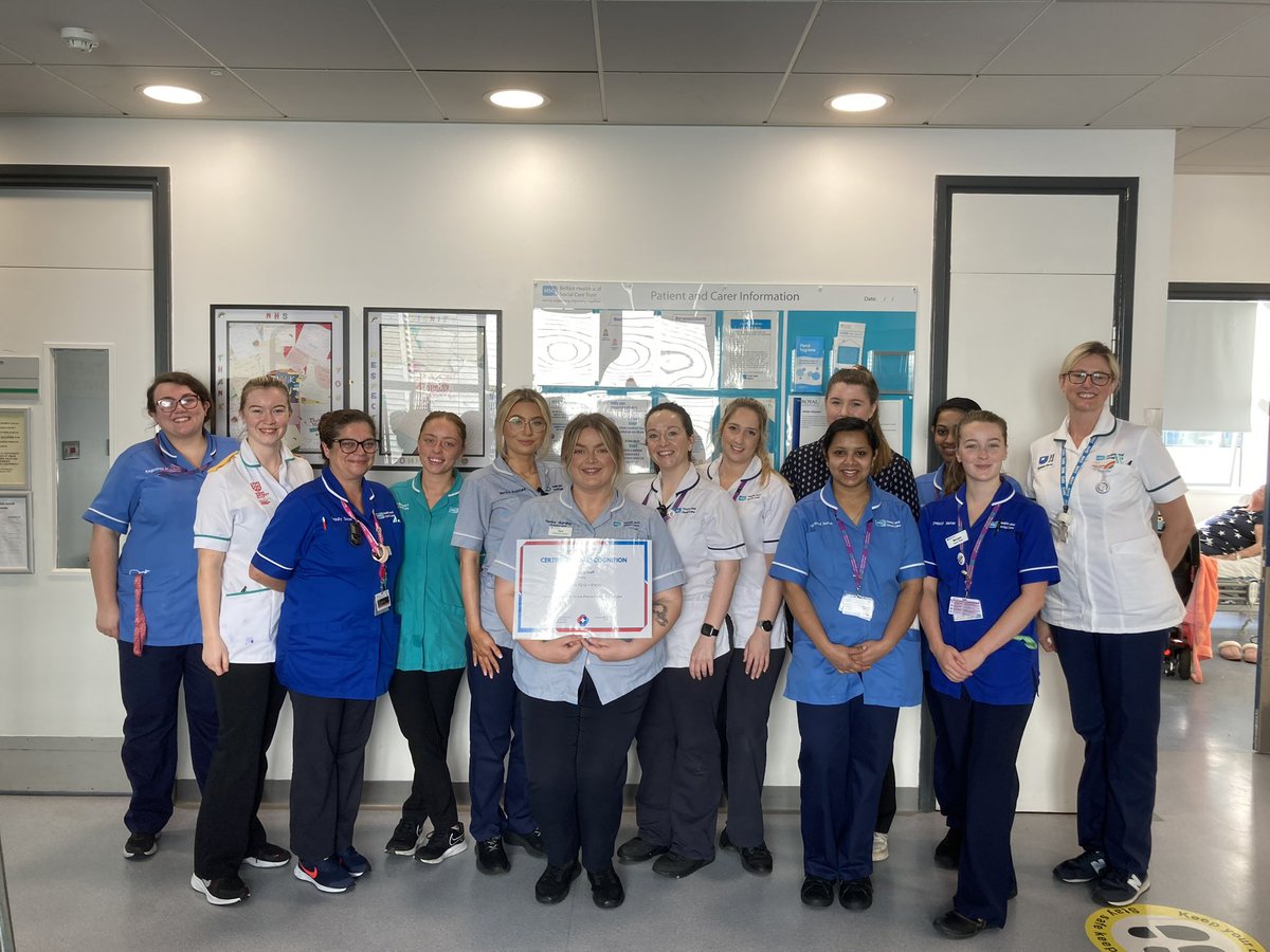 Celebrating the fantastic team in ward 7D @BelfastTrust in recognition of their outstanding care and compassion. A testament to their commitment to patient safety and positive service user experience @ClareSh26 @DrBArmstrongPhD  @eunjin_lynn @caileincurley