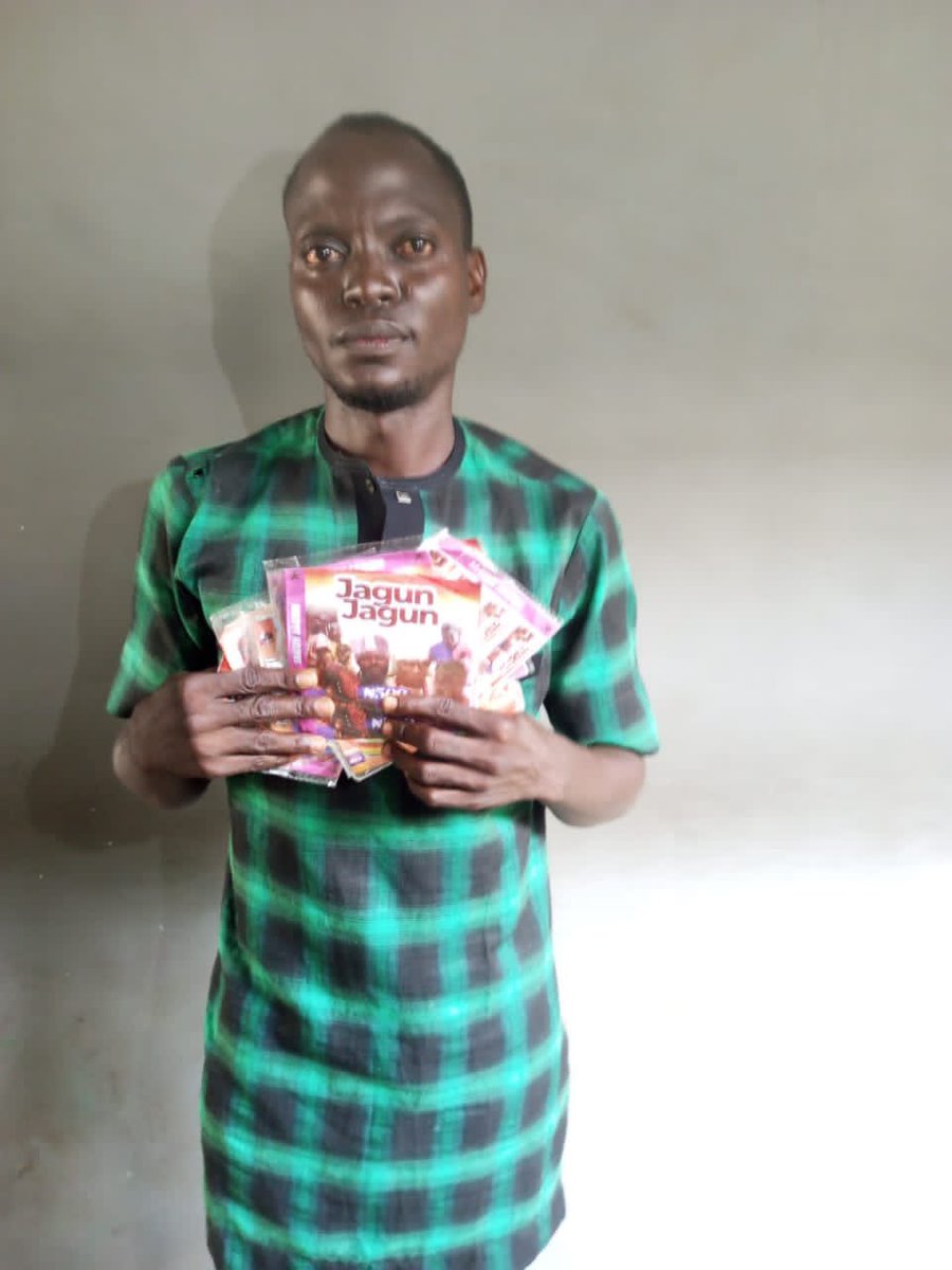 realfemiadebayo's tweet photo. 🚫URGENT: Anti-Piracy Warning! 🚫

Piracy is a criminal act that threatens the very essence of our creative industry.

Persons have already begun pirating this labor of love. Some have been apprehended like in the photo, and we're relentlessly pursuing others and bringing them to book!

Our search includes persons downloading the movie from unauthorized sites, including telegram groups!

These actions are a grave impediment to Nollywood's rightful place in the entertainment industry.

If you possess any information about individuals involved in producing or distributing pirated copies of Jagun Jagun, I implore you to share it with us immediately via DM or email.

We have to protect Nollywood's future and support legitimate creators.

While you are at it, subscribe to Netflix and stream Jagun Jagun still showing!

OGUN YAA ‼️‼️

#JagunJagunMovie
#Subscribe
#AntiPiracy
#ProtectNollywood
#SupportOriginalContent
#euphoria360media