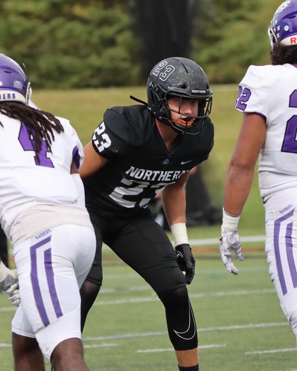 coachDeanPaul's tweet photo. Happy birthday to senior DE Braeden Gedeon. @BraedenGedeon is a finance &amp; accounting major from Bellbrook High School (OH). He is an honor student and a relentless competitor. His team-first mindset is a great example for our younger players. https://t.co/tkFU07khLC
