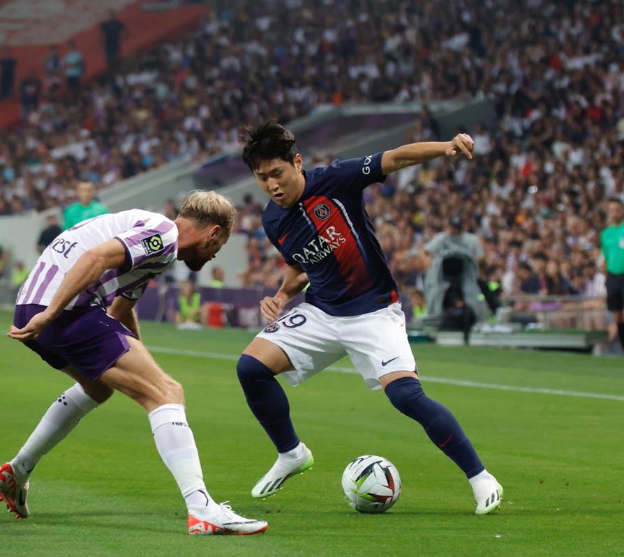 psgcommunity_'s tweet photo. 🚨 Kang-In Lee est blessé et ratera, TOUS les matchs jusqu’à la trêve internationale, au moins ! 🏥

(PSG) https://t.co/EcO1y4F13o