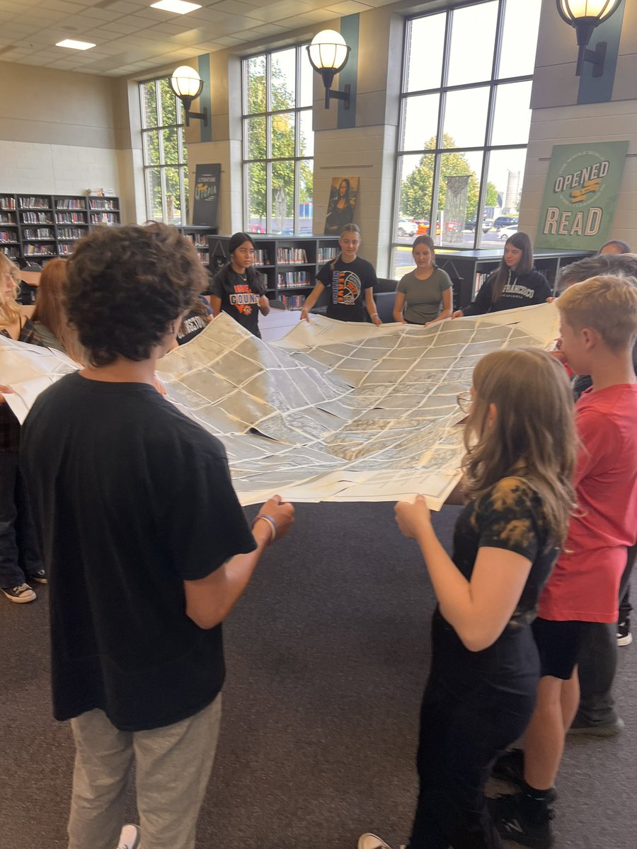 LogsdonMs's tweet image. Putting the world together using collaboration, communication and memory this morning in APHG @gkschools @gkhscogs424