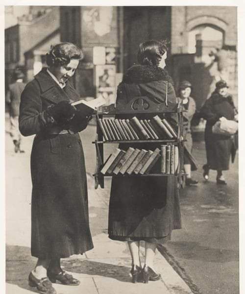 elfunambul's tweet photo. “Sense biblioteques, què ens queda? Ni passat ni futur", Ray Bradbury. https://t.co/LNtZhwLrx7