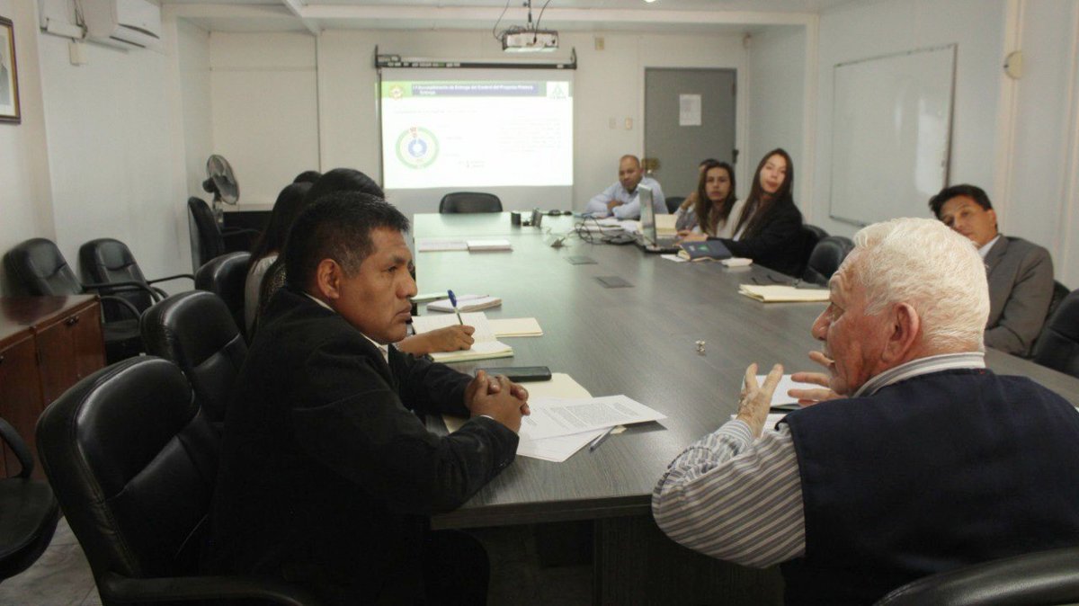 JaimeQuito6's tweet photo. #SemanaDeRepresentación | Ayer, nos reunimos con el Gerente de #AUTODEMA, Ing. Walter Aguirre y su equipo técnico, con la finalidad de abordar la situación del Proyecto #MajesSiguasII y la problemática de infraestructura hidráulica de Majes I. 1/2 https://t.co/tsCFj4abjd