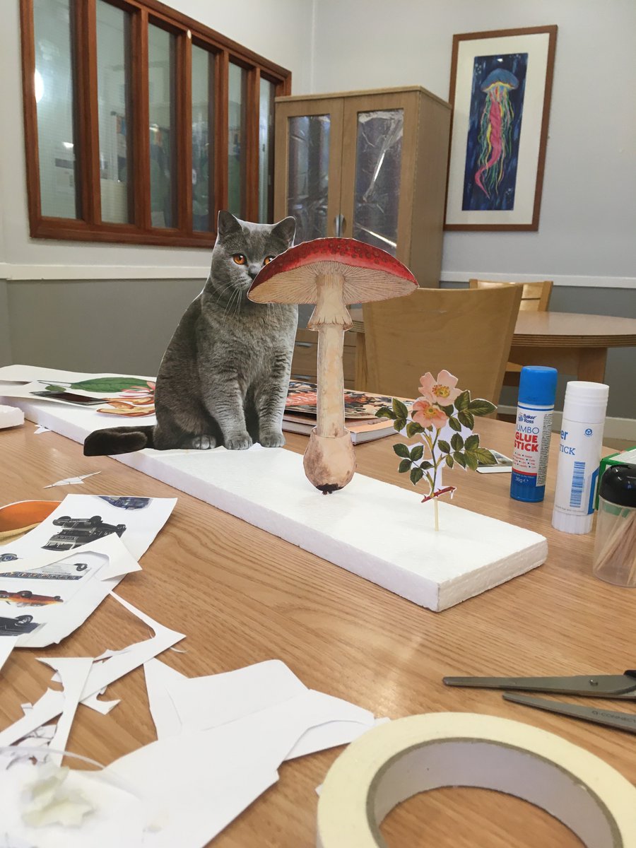 Bethlem_Gallery's tweet photo. Artist Robyn Smith ran a collage workshop on Fitzmary Ward at #BethlemRoyalHospital earlier this summer. Participants made work inspired by nature using intricately cut images.
#artontheward #collage #RobynSmith #FitzmaryWard #paperart @maudsleycharity @MaudsleyNHS https://t.co/NYxvEh8tjz