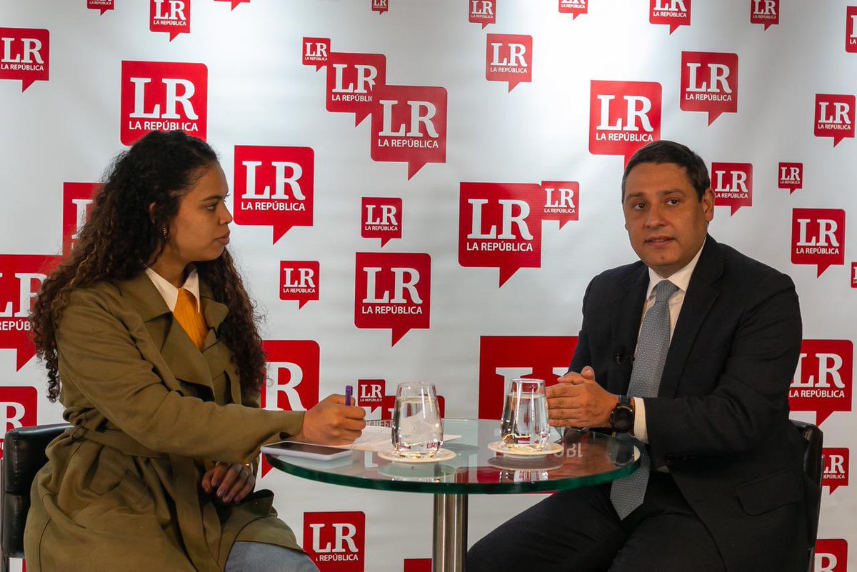 Ministerio_TIC's tweet photo. @MauricioLizcano @MovistarCo @Tigo_Colombia @sicsuper #InsideLR | En relación a la #ciberseguridad, el #MinistroTIC, afirmó: «Para lograr una verdadera #TransformaciónDigital, es fundamental asegurar la seguridad cibernética. Por esta razón, en el #GobiernoDelCambio, nuestra prioridad es trabajar en la creación de la #ANSDAE». https://t.co/SZwA4kotSa
