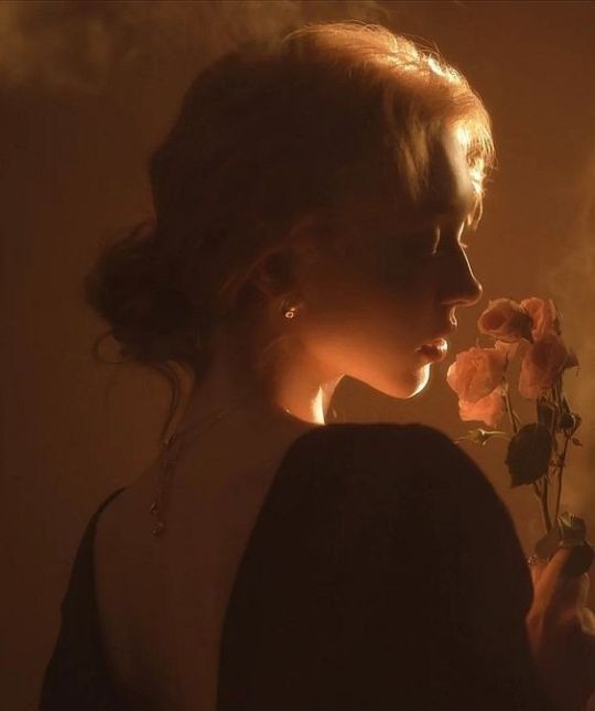 Modern women find it hard to connect with their femininity. The extreme glorification of a masculinity- driven life is the reason behind it. 

Women, distance yourself from the modern world, connect yourself to the inner one.