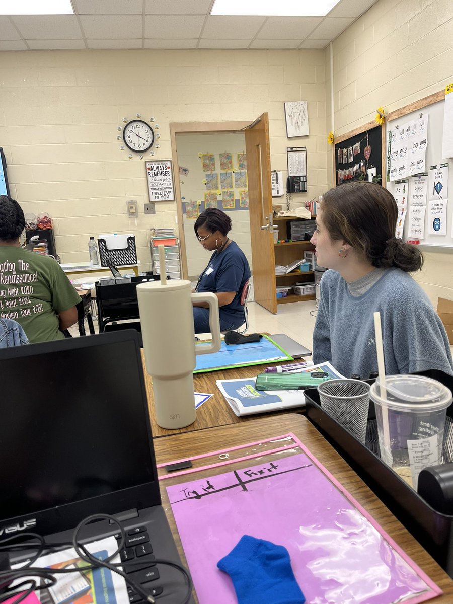 EboneSmith11's tweet photo. Learning the new Reading Horizons Discovery with my second grade team.  We are super excited.  @Scurlockbears #everyjourneyhasagreatstory https://t.co/xMgi4M9V2D