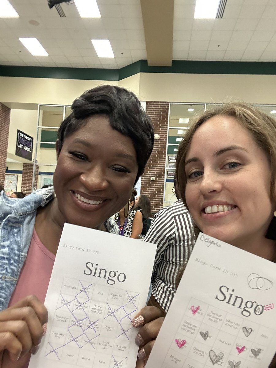 danielleb831's tweet photo. Winning duo right here!!! #singo #RaysUp @ChatmanBri35501 https://t.co/hkHKsxL1xP