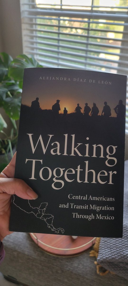 I finally have this wonderful book from @aledlcp in my hands. It arrived yesterday, and I started reading it immediately! 
Such a beautiful writing and a pressing topic. 
It's definitely a must-read! 
I will definitely add it to my syllabi!
