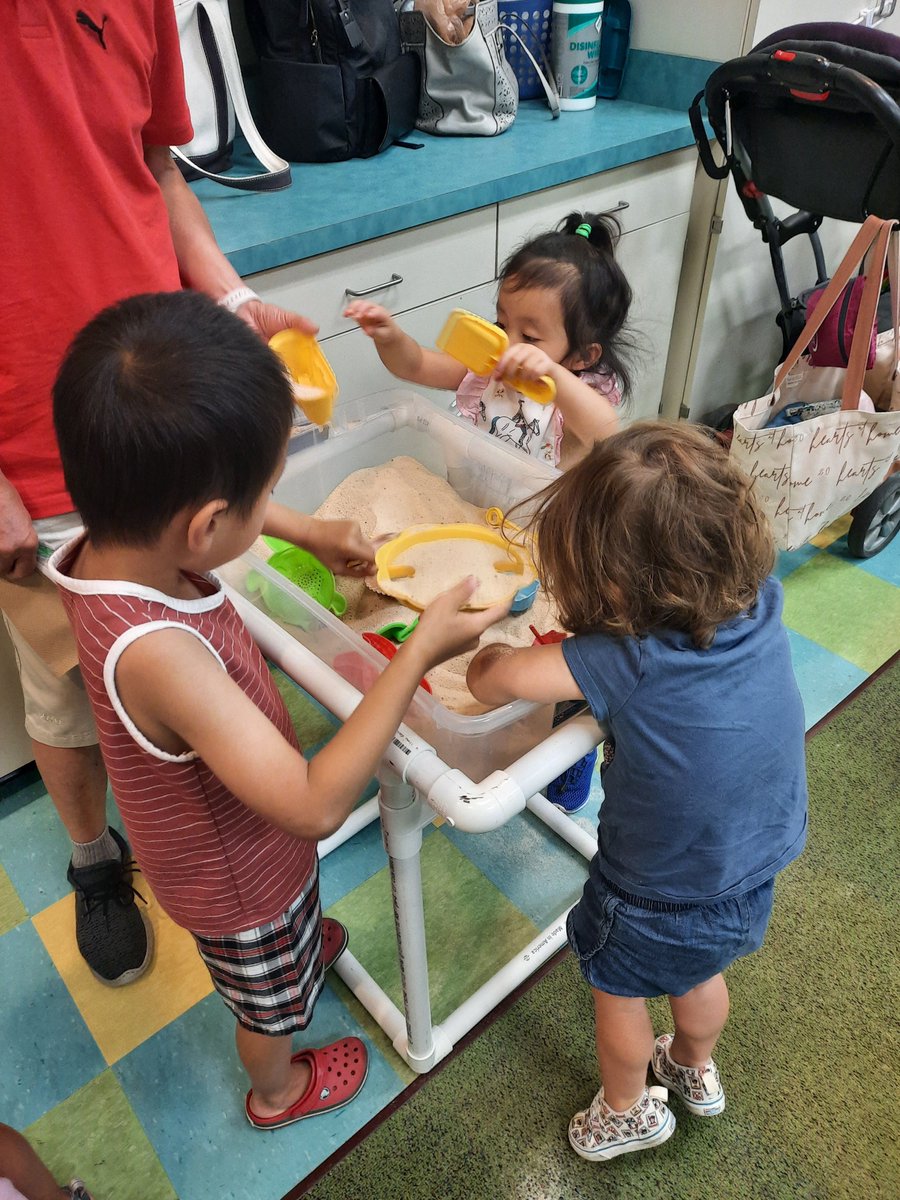 cobblibrary's tweet photo. Preschoolers had so much fun at Sensory Playtime at #MountainViewLibrary this summer! A few of the stations available to explore were water & sand tables, sensory bins, blocks, bubbles, & sorting. https://t.co/CbRqRspJ0D