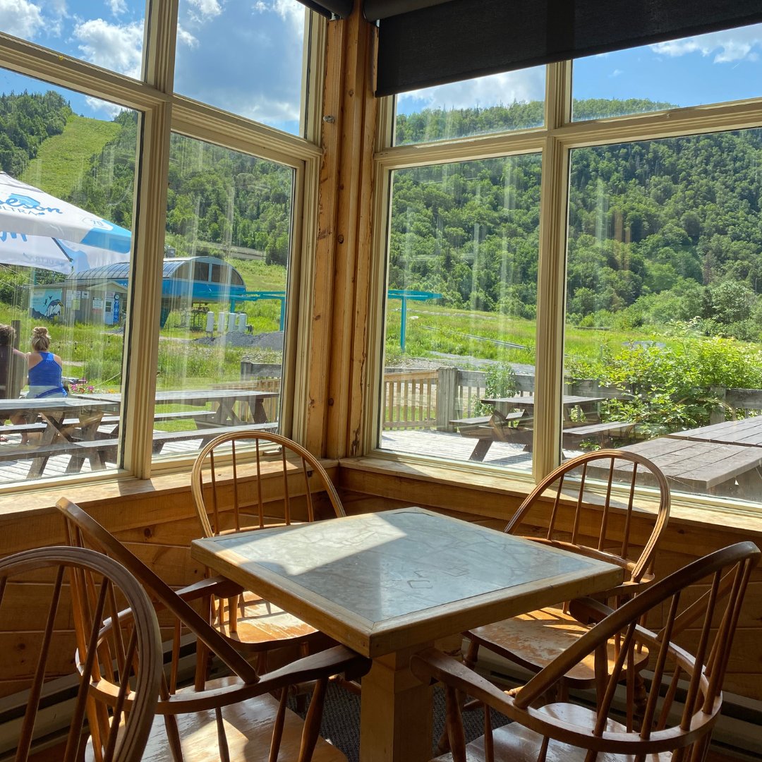 ☀️ Sunny days up at the mountain >>>

If you don't want to be out in the sun for long, we've got lots of seating inside Bishop's Tavern to admire the views of the gorgeous hill. 😍

#explorenl #skimarble