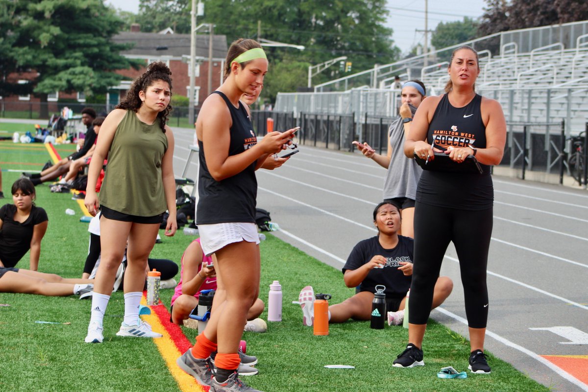 📣 This Week in Hamilton! Fall Sports Camps @HTSD_West on the athletic fields 🏈 ⚽️ 🏃🏽‍♀️ Practice = Excellence 🐝 #HTSD #HTSDPride @ScottRRocco @HTSDSecondary @HTSDCurriculum @HHW_Athletics @WestVP_Flanagan @AmandaJWegman