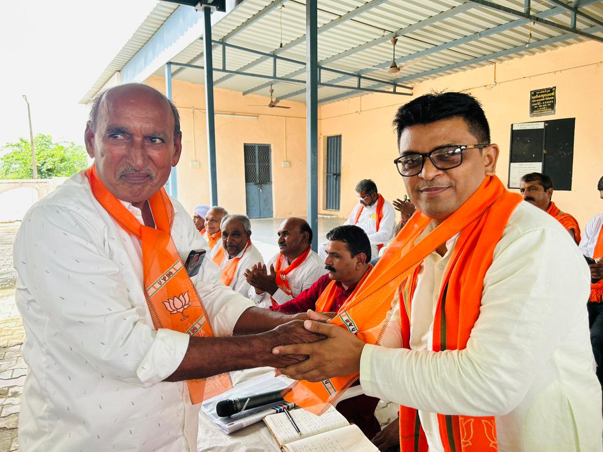 devendrasinh162's tweet photo. #મહેસાણા મંડલ મતદાતા ચેતના અભિયાન કાર્યશાળા @dediyasan https://t.co/SZVMFLxnXc
