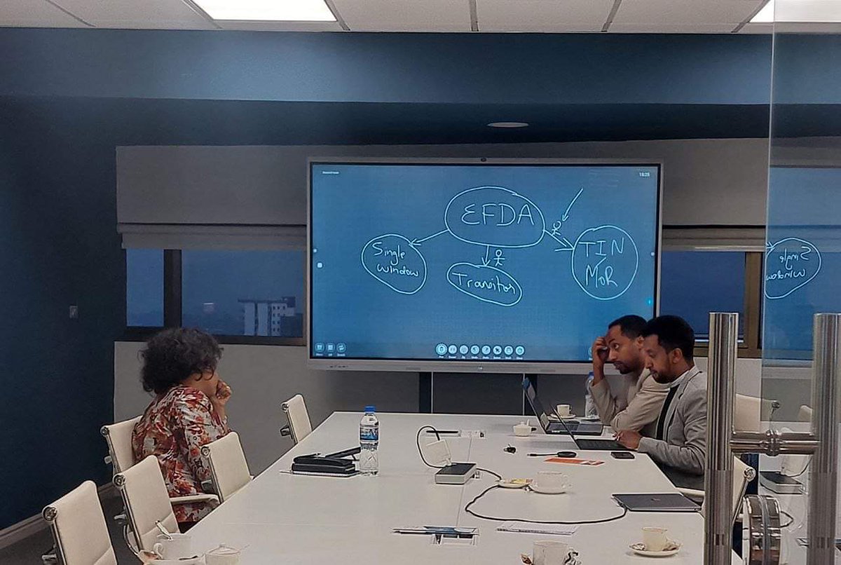 HeranGerba's tweet image. Today, I visited the National Digital ID Program and had the pleasure of meeting with @YodaheZemichael and leadership team.
We explored how #Fayda can enhance Ethiopian Food and Drug Authority's services, aiming at greater medicine safety and traceability. @IDethiopia #EFDA