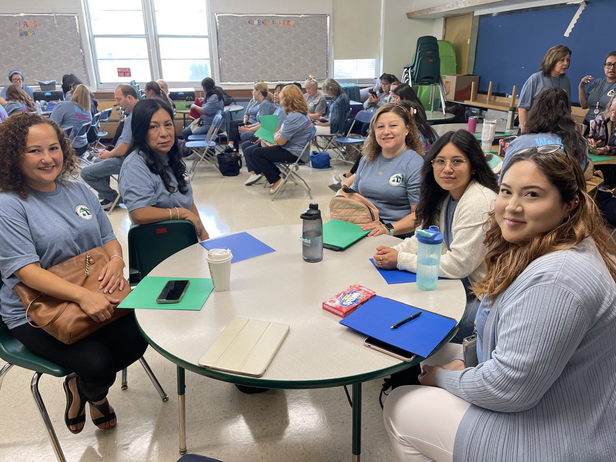 Mrs. Meza tweet media