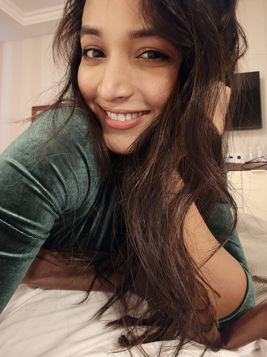 SrinidhiShetty7 tweet picture