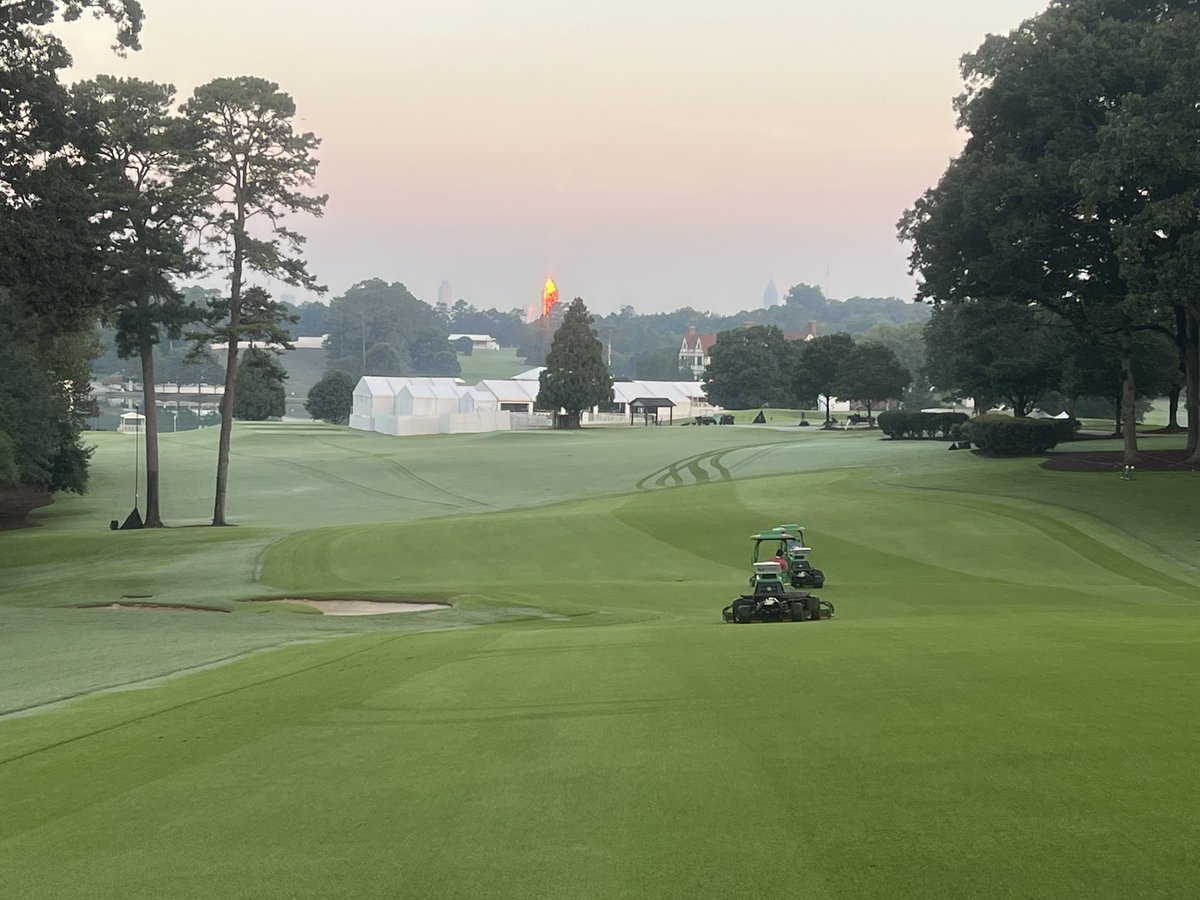 turfservpro's tweet photo. Eastlake is on fire this year👏👏 #sunrise #volunteers #beautifulcourse https://t.co/BSX85MBEm7