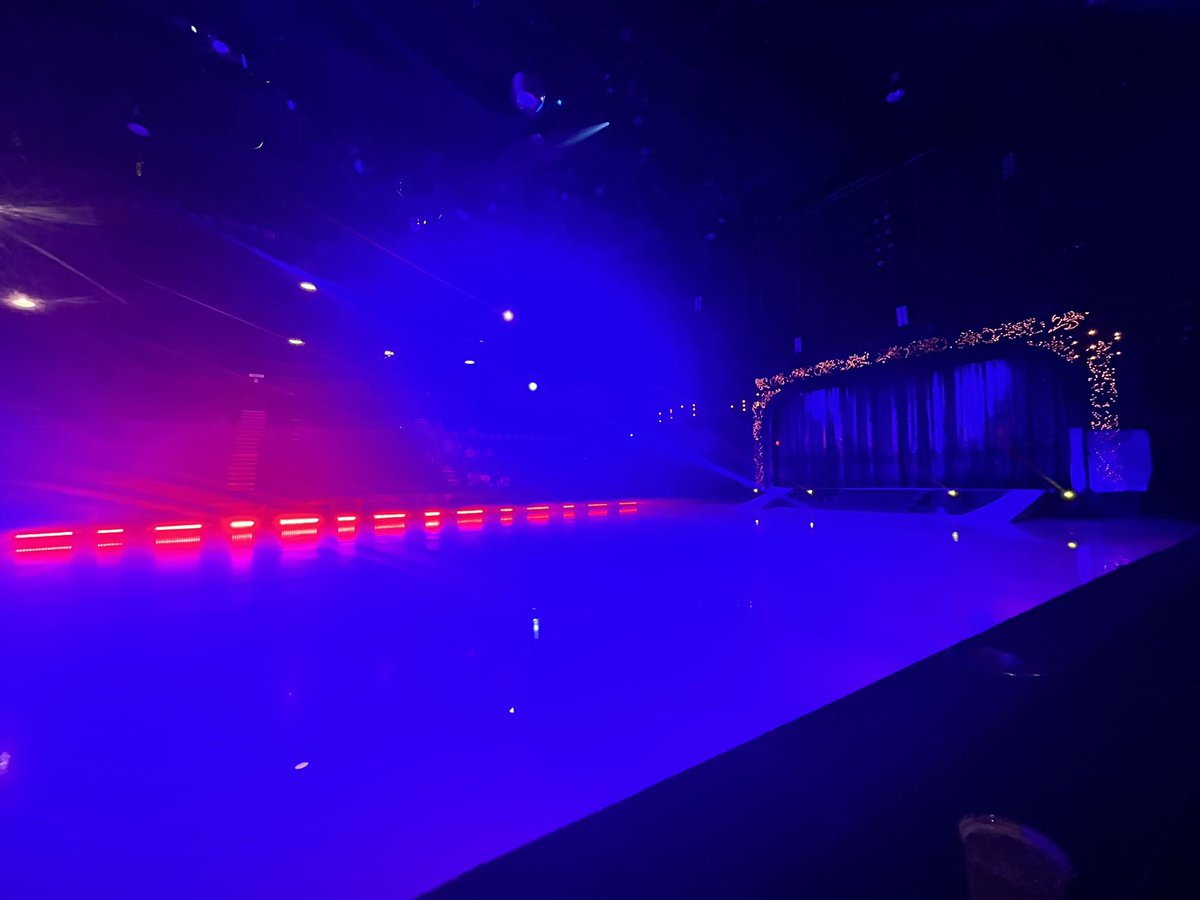 That time of year again! Watching the best show, skaters are as always unbelievably talented! <a href="/Pleasure_Beach/">Pleasure Beach Resort🎢</a> <a href="/HotIceShow/">Hot Ice</a> ⛸️🌟
