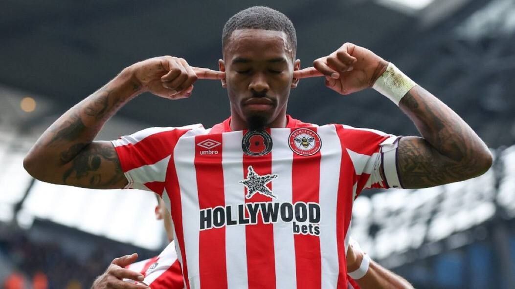 powernabi1's tweet photo. *Manchester United are monitoring the availability of Brentford striker Ivan Toney ahead of a potential move in January, as Erik ten Hag is keen to add another striker to his squad. [Steve Kay]* https://t.co/wxgwqhv6V5
