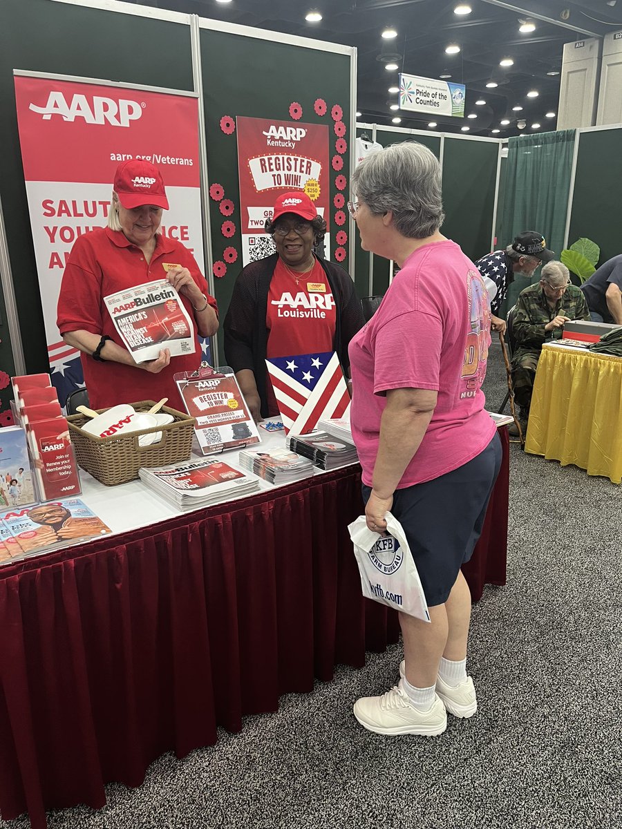 RLMor93's tweet photo. Sharing AARP info. #aarpky. #kystatefair https://t.co/kljWlm4zUr