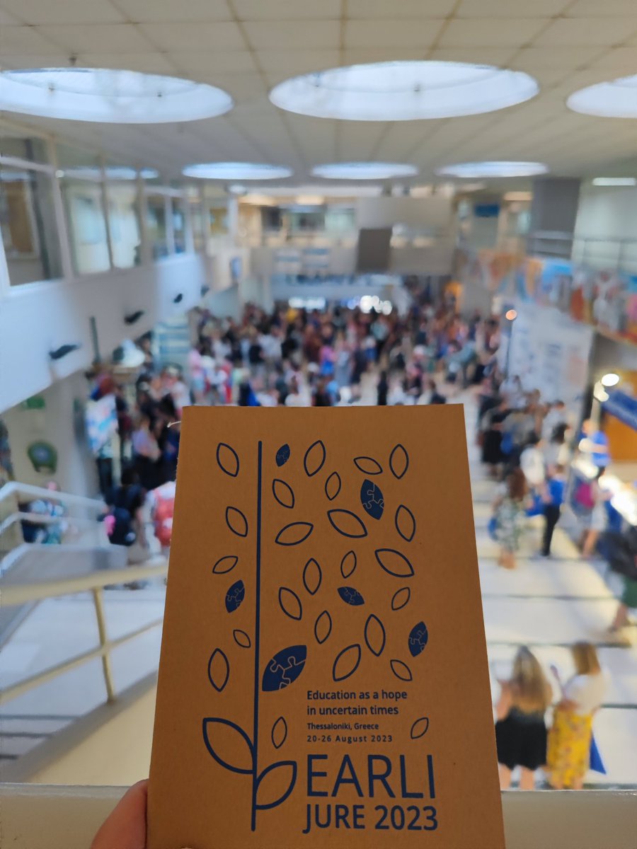 jimmie_yan's tweet photo. A full house @EARLI2023 
I will be presenting our @CoLAM_Monash three years of work on teamwork and collaboration analytics during an invited symposium (Friday Session P 03). https://t.co/M1E4CXNplL