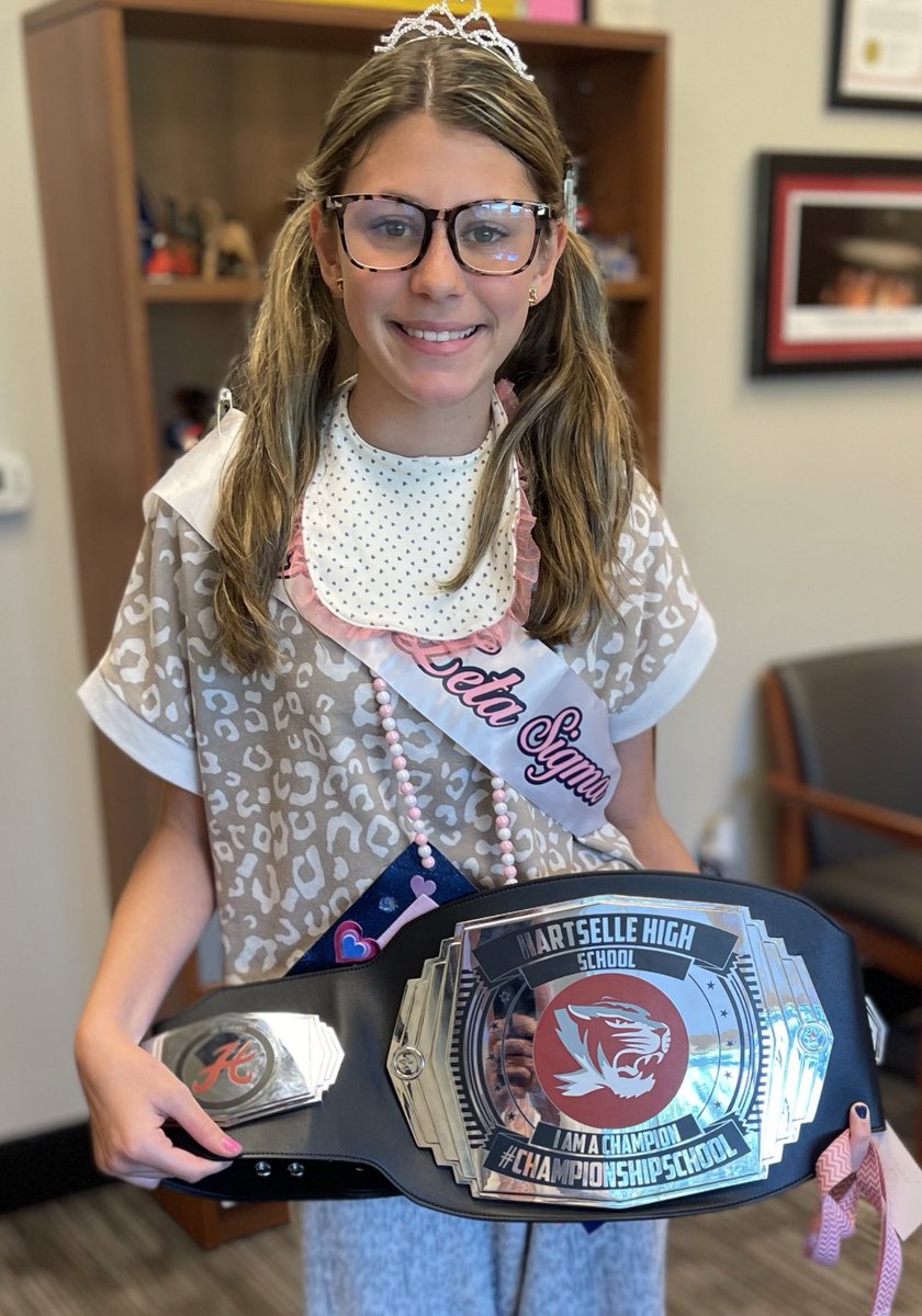 hartsellehigh's tweet photo. A huge shout-out to champion freshman student Olivia Long for completing a random act of kindness! 

#ChampionshipSchool https://t.co/IN8XeAvLuY
