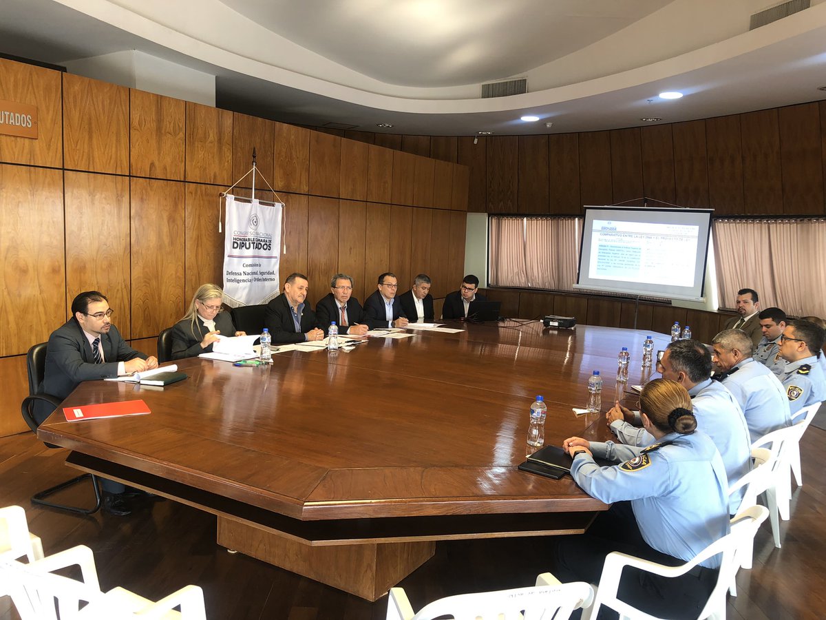 ComDefensaHCD's tweet image. 𝐑𝐞𝐮𝐧𝐢𝐨́𝐧 𝐎𝐫𝐝𝐢𝐧𝐚𝐫𝐢𝐚 𝐝𝐞 𝐥𝐚 𝐂𝐨𝐦𝐢𝐬𝐢𝐨́𝐧 𝐝𝐞 𝐃𝐞𝐟𝐞𝐧𝐬𝐚 𝐍𝐚𝐜𝐢𝐨𝐧𝐚𝐥

Invitados: Integrantes de la Policía Nacional