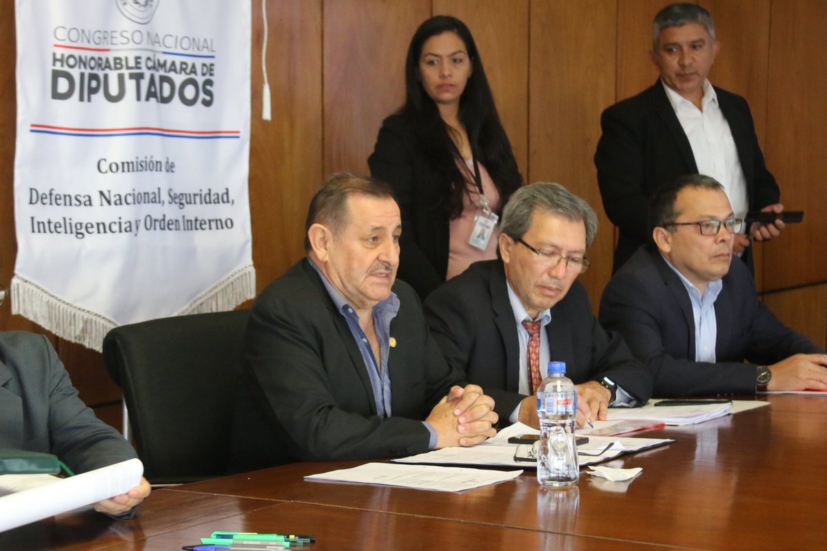 ComDefensaHCD's tweet image. 𝐑𝐞𝐮𝐧𝐢𝐨́𝐧 𝐎𝐫𝐝𝐢𝐧𝐚𝐫𝐢𝐚 𝐝𝐞 𝐥𝐚 𝐂𝐨𝐦𝐢𝐬𝐢𝐨́𝐧 𝐝𝐞 𝐃𝐞𝐟𝐞𝐧𝐬𝐚 𝐍𝐚𝐜𝐢𝐨𝐧𝐚𝐥

Invitados: Integrantes de la Policía Nacional