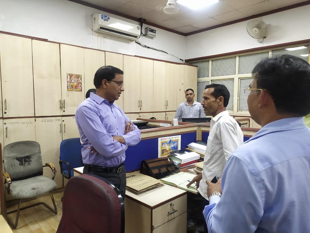 CeoNoida's tweet photo. आज वित्त विभाग के अन्तर्गत केन्द्रीय लेखा विभाग तथा नौएडा क्षेत्र में नागरिकों को समुचित जलापूर्ति उपलब्ध कराने हेतु रैनीवेल सं0- 3 व 9 का निरीक्षण किया। https://t.co/3Mu52iuOP0