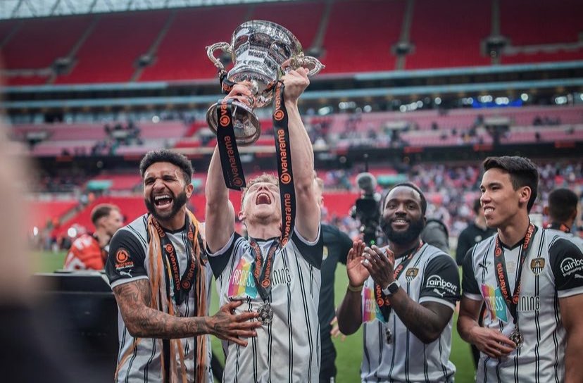 KRennicks40's tweet photo. Two years yesterday since Matty Palmer (Mr Consistent) made his competitive debut for Notts County. 

A player we are so lucky to have, especially on a long-term deal. 

Whilst 70% of earth is covered by water, the rest has probably already been covered by him. 👏

#Notts https://t.co/10NtdQyNIm