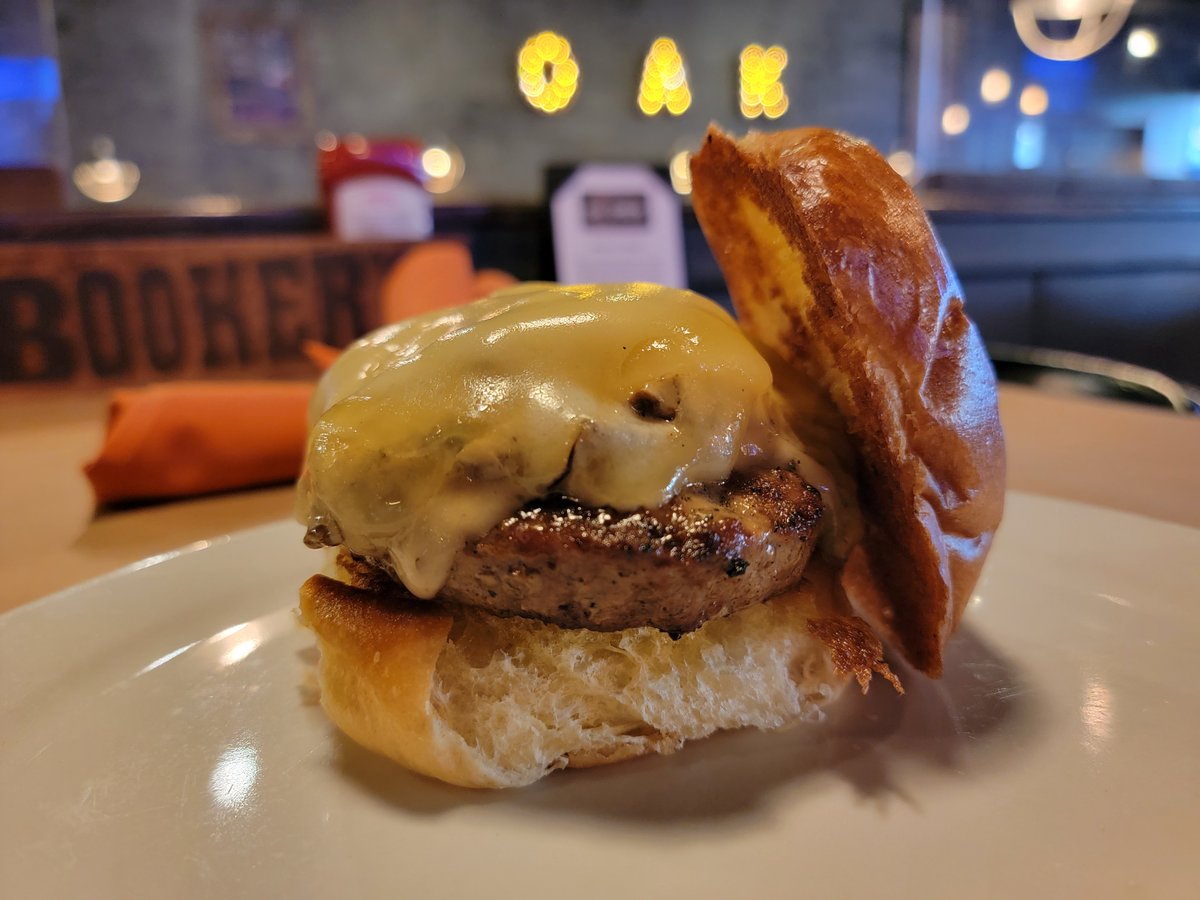 Tuesday Lunch in Chesterland

Half Pound Angus Beef Burger on a Toasted Brioche Bun topped with House Bourbon-Mushroom Sauce and Swiss Cheese served with your choice of a Smokin Scratch Made Side and a Pickle - $15.75

Follow the Smoke to The Oak!