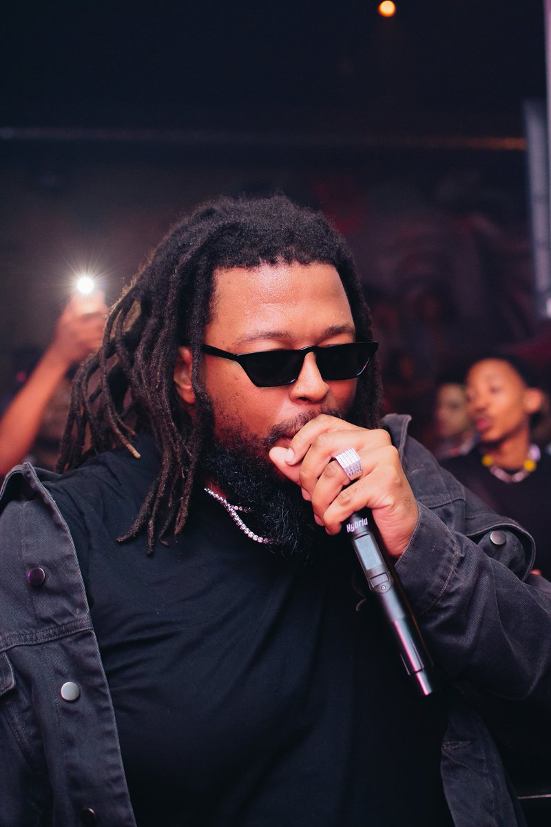BlackCrateG's tweet photo. MBUZI @ANATII performing at DRAMA CPT. Big Qhwaahh π₯π―
Ph: @BlackCrateG
#experiencethedrama #anatii #BigBrotherNaija #BRICS https://t.co/A5wj6Ay6Af