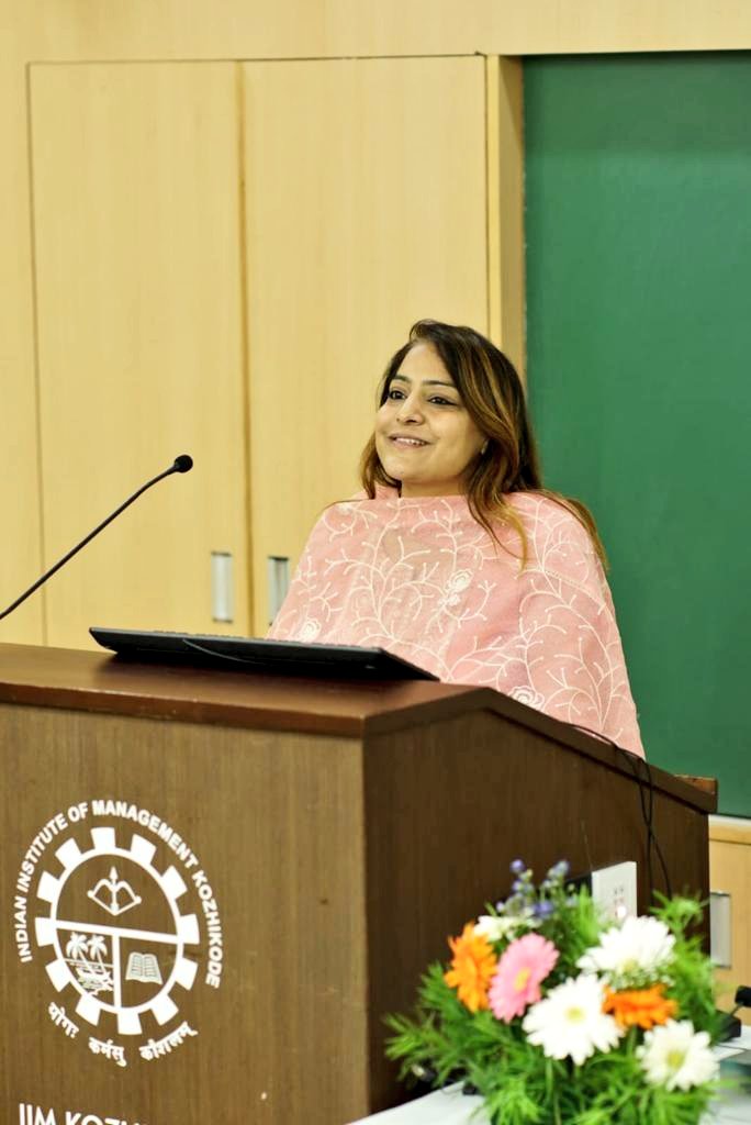 OberoiShelly's tweet photo. Been all nostalgic at my alma mater @IIMKozhikode today, as I with Education Minister @AtishiAAP met & interacted with the second batch of MCD School principals who are there for school leadership training.

It's so inspiring to see the focused investment into education leaders under the guidance of CM @ArvindKejriwal. Our school leaders will set the pace for the transformation of MCD Schools in years to come!