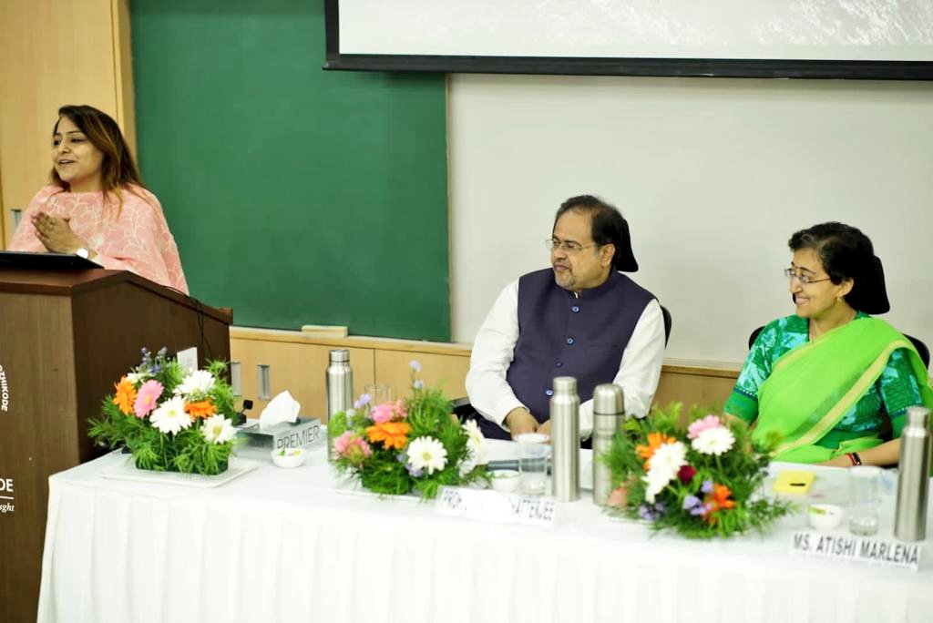 OberoiShelly's tweet photo. Been all nostalgic at my alma mater @IIMKozhikode today, as I with Education Minister @AtishiAAP met & interacted with the second batch of MCD School principals who are there for school leadership training.

It's so inspiring to see the focused investment into education leaders under the guidance of CM @ArvindKejriwal. Our school leaders will set the pace for the transformation of MCD Schools in years to come!