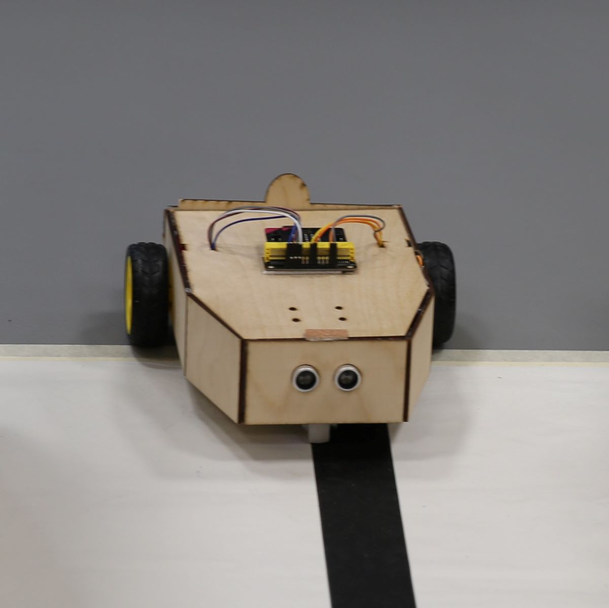 scienceoxford's tweet photo. Congratulations Khamil, on being awarded 'Best Code' & 'Best Presentation' at the #STEMSummerExperience! He wrote impressive code so his robot could solve a maze more complicated than we created, and showed great application of logic and active problem-solving. #robotics #coding https://t.co/8Bc1QlHHJ1