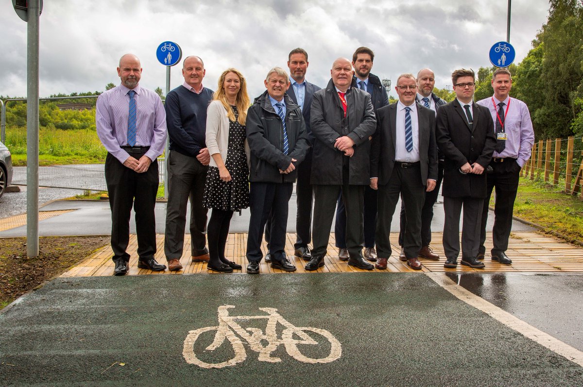 A new path for pedestrians and cyclists, with lighting, seating and CCTV,  is open between Craigneuk and New College Lanarkshire’s Motherwell Campus at Ravenscraig. It connects with the existing route to The Craig park and the sports facility. Read more at ow.ly/LTGE50PBOAI