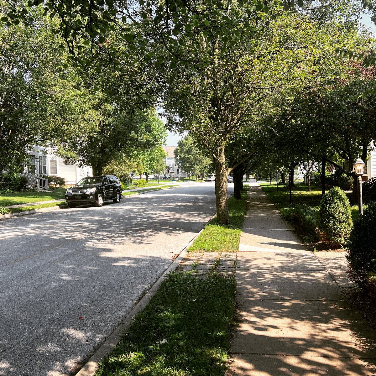 🍻 Chill at "A Taproom"! ☀️ Cold beers beat the heatwave. 🍺 Stroll shaded streets, enjoy neighbor vibes. 🌳❤️ Craft beer or refreshment, we've got you. Cheers to beating the heat! 🌤️🥂 #StayCool #ATaproomRefreshment #NeighborhoodVibes #FallCreekPlace