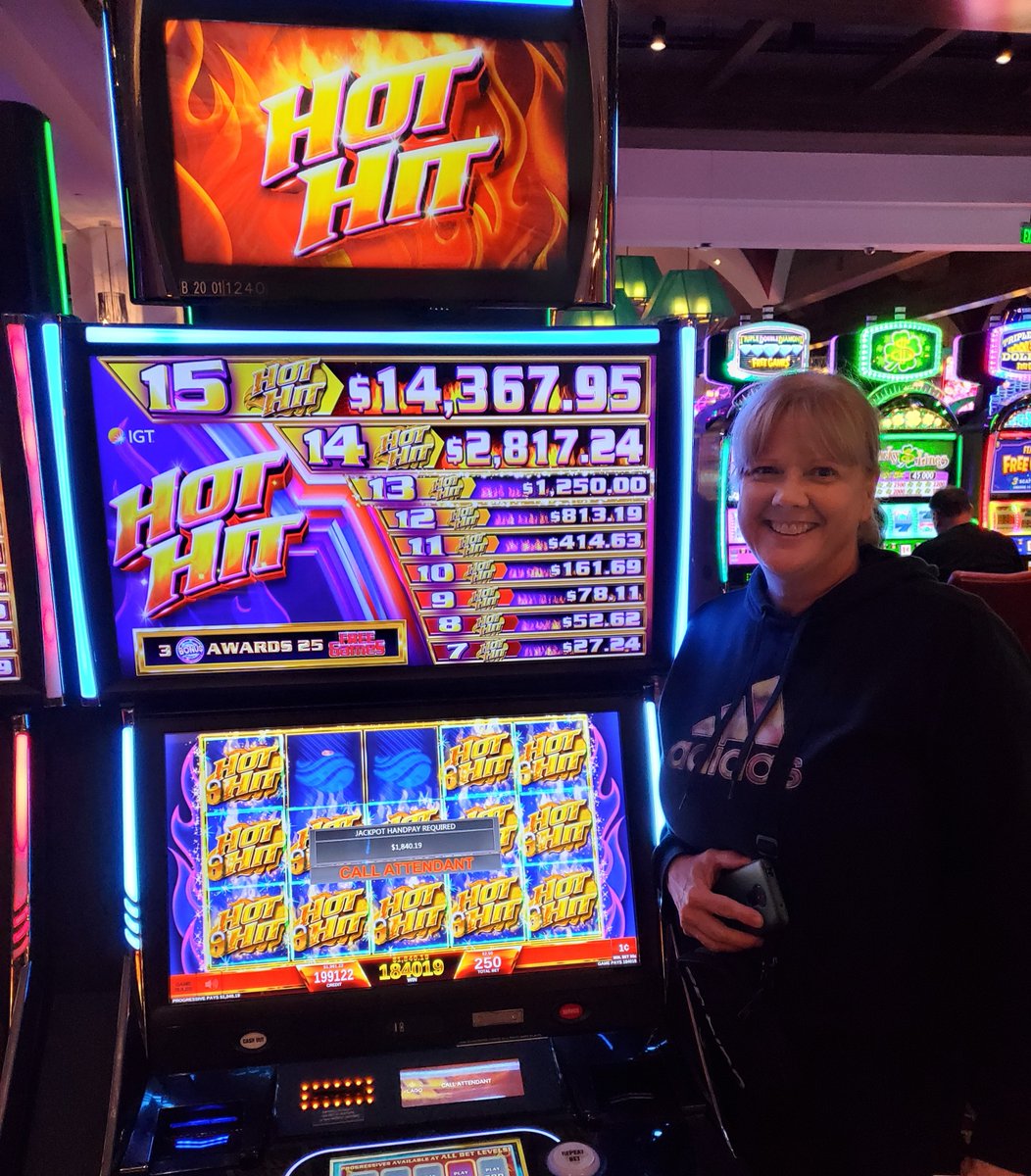 delLagoResort's tweet photo. All smiles from these #LagoWinners! 😀 #delLagoNY

Must be 21 or older. For help with problem gambling call 877.8.HOPENY or text HOPENY (467369). https://t.co/0P0M9QcMEk