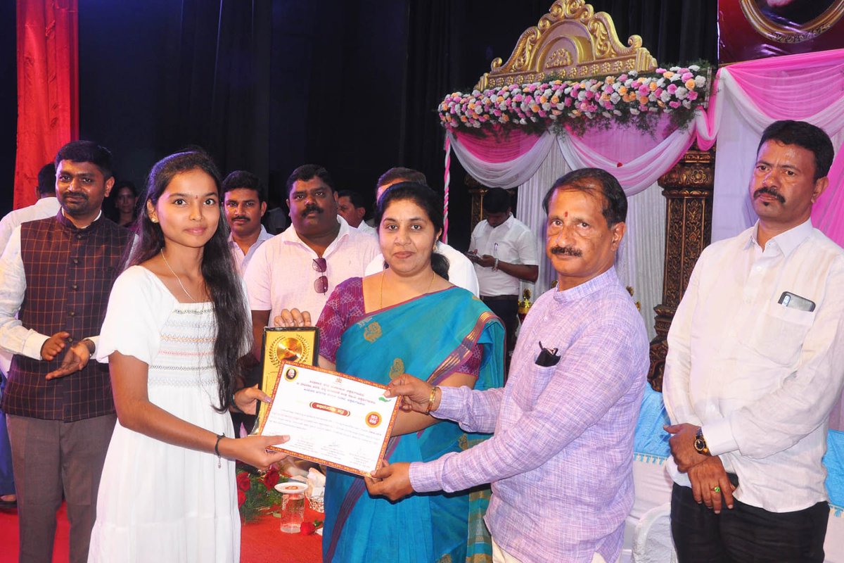 BCWDCKM's tweet photo. On the occasion of  108th  birth anniversary of Shri D. Devaraj Urs by District administration, Chikkamagaluru felicitated the Backward classes hostel students who secured ranks at University and toppers in SSLC  and PUC Exams and also champions of different sports activities . https://t.co/zGOeCAeZ1X