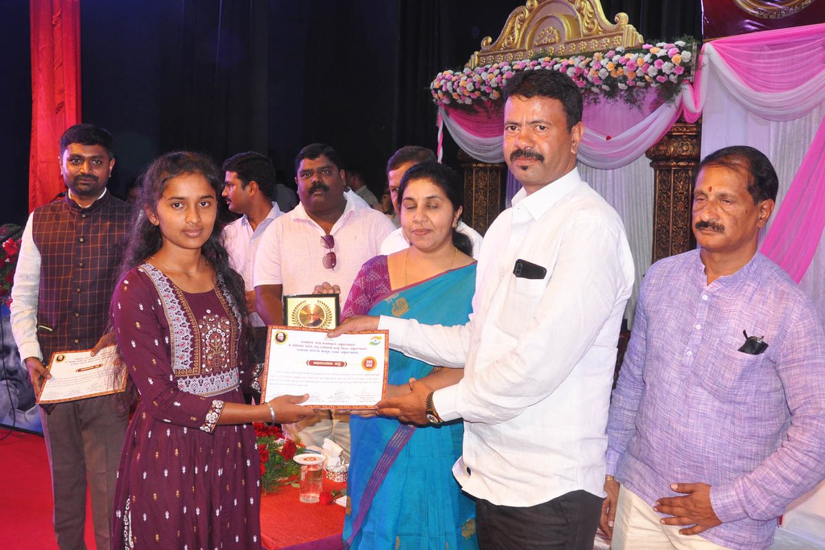 BCWDCKM's tweet photo. On the occasion of  108th  birth anniversary of Shri D. Devaraj Urs by District administration, Chikkamagaluru felicitated the Backward classes hostel students who secured ranks at University and toppers in SSLC  and PUC Exams and also champions of different sports activities . https://t.co/zGOeCAeZ1X