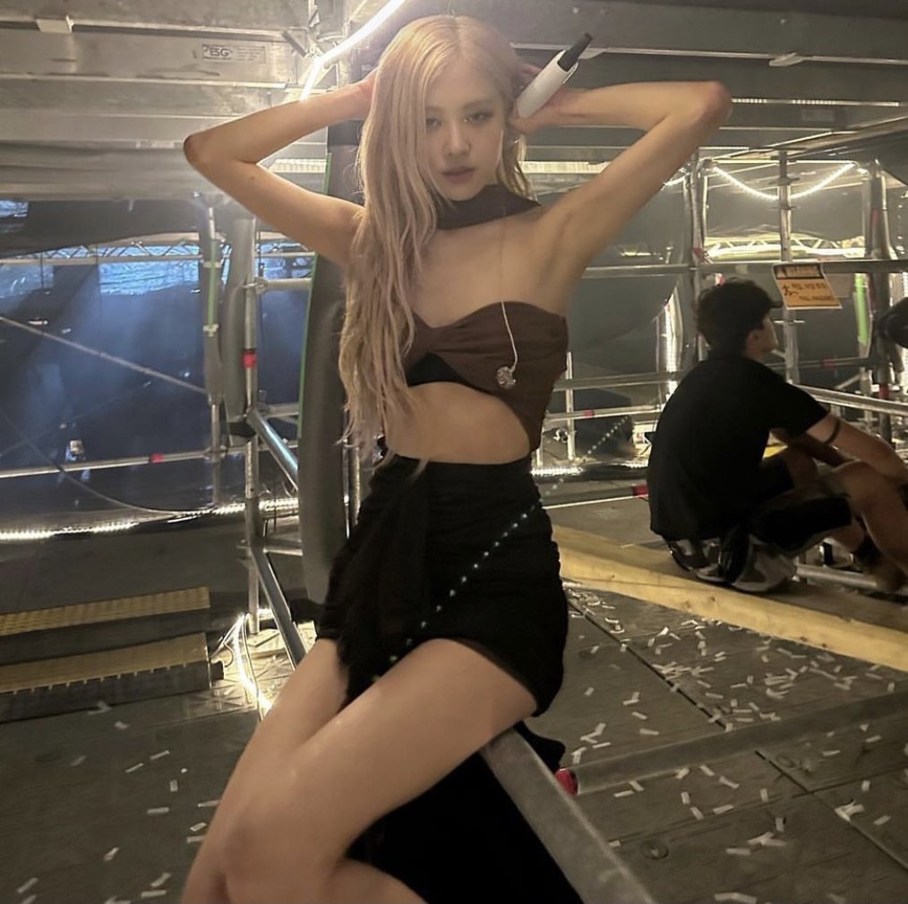 roseusexua's tweet photo. problematic things rosé from blackpink has done - a very important thread https://t.co/G5zdoFhQqE